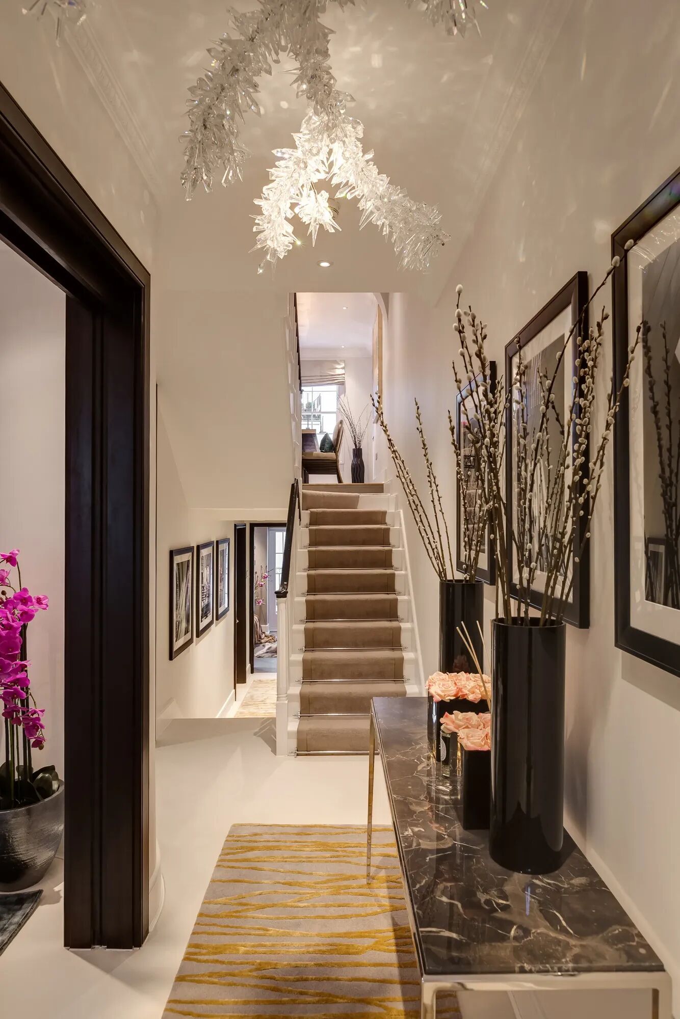 Belgravian Courtyard Gallary Image 1