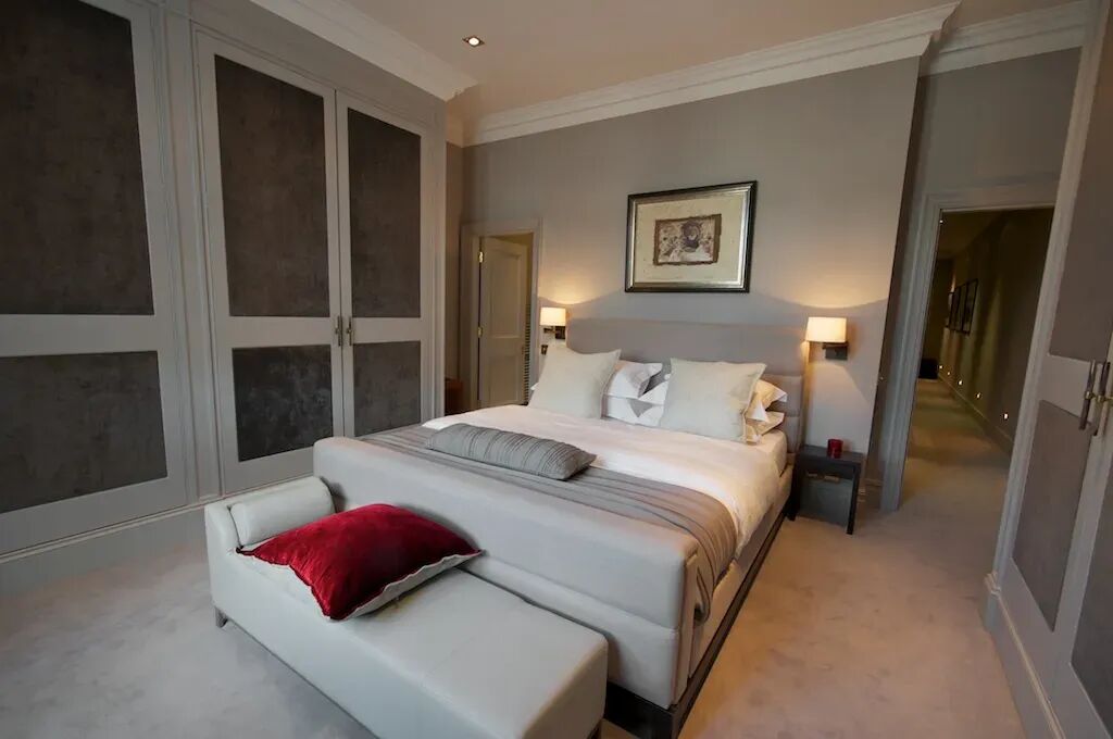 Cadogan Corner Gallary Image 1