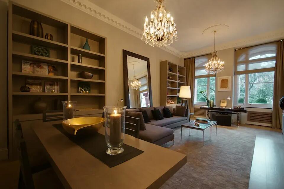 Cadogan Nights Gallery Image 1