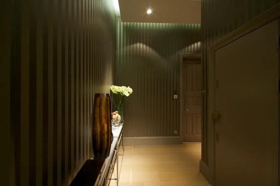 Cadogan Nights Gallery Image 5