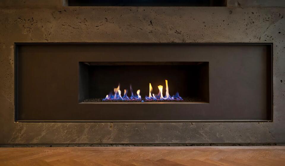 Chelsea In Black Gallery Image 1