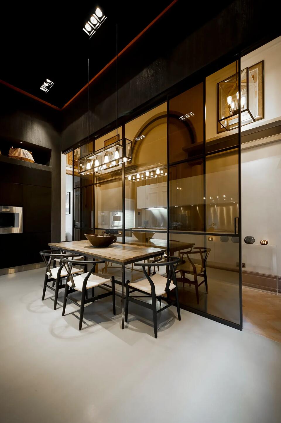 Chelsea In Black Gallery Image 4