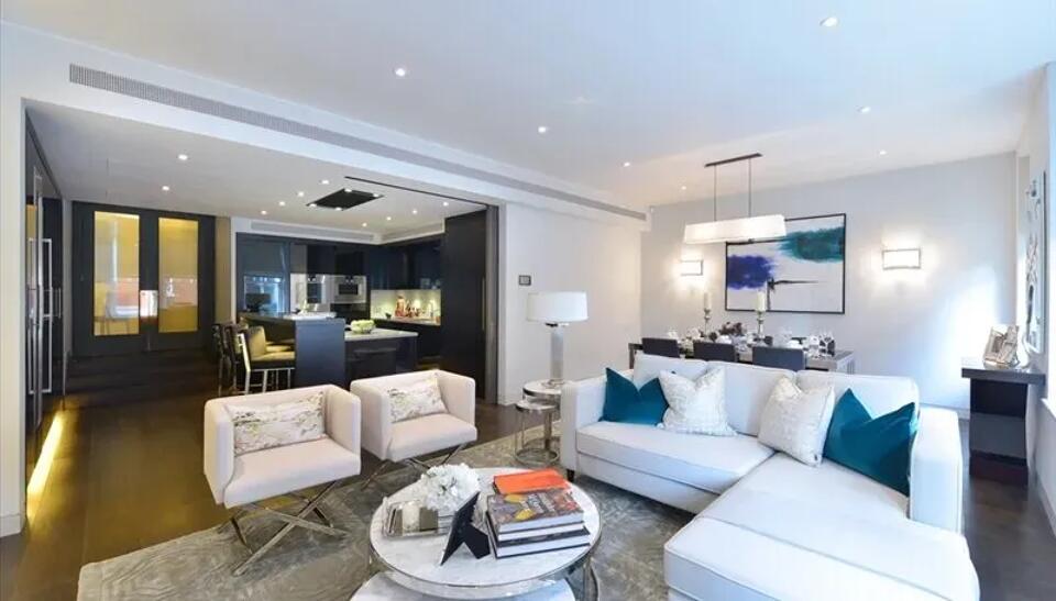 Modern Mayfair Gallery Image 1