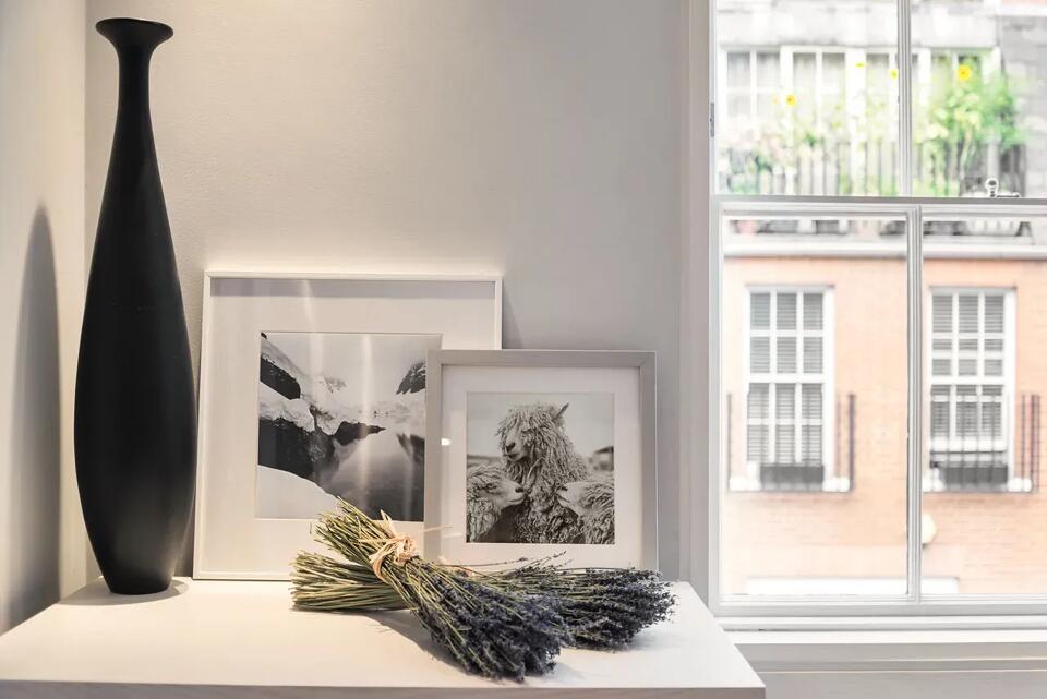 White Pavilion Gallery Image 6