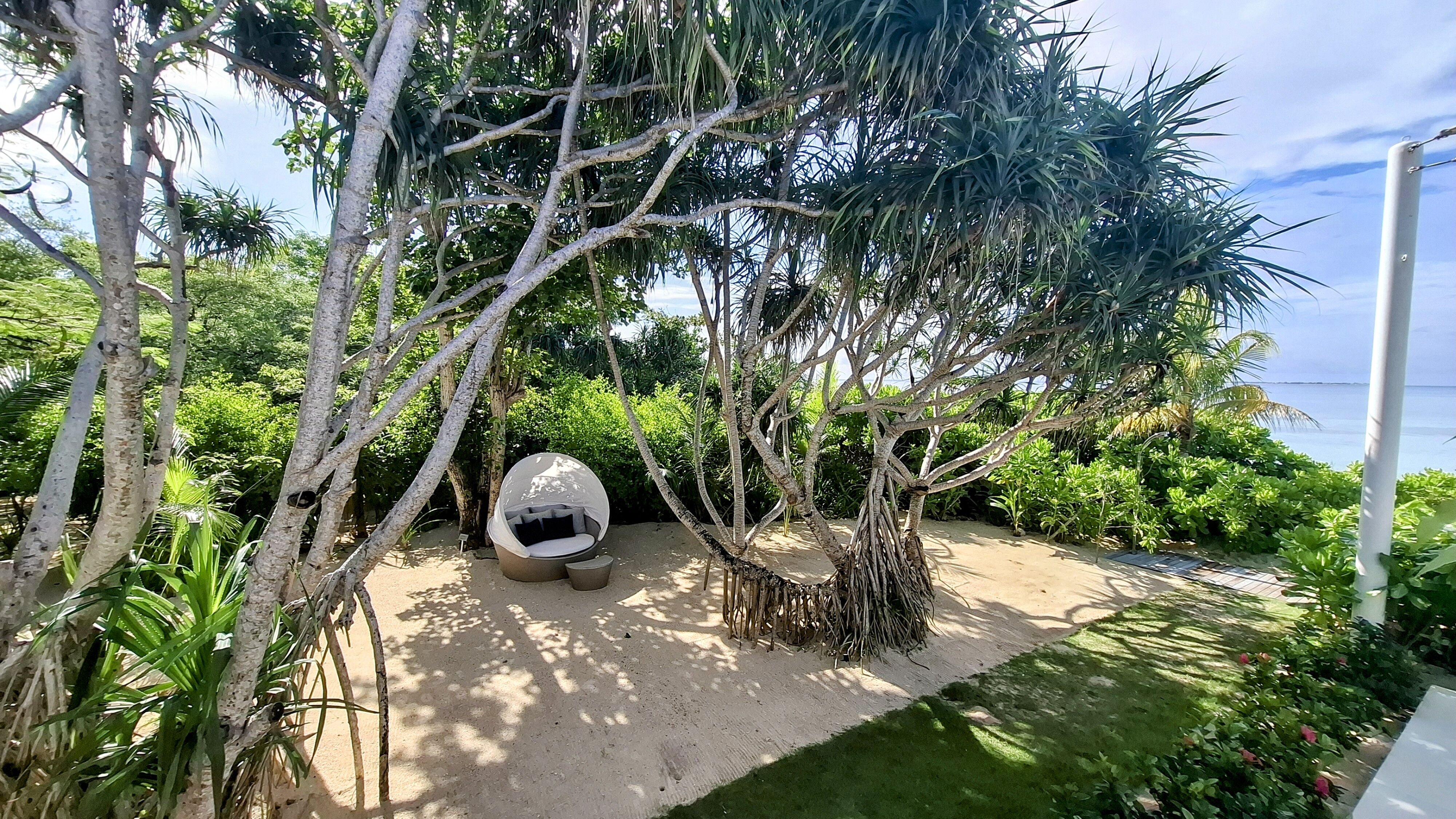 hideaway-private-island-villa-image-10