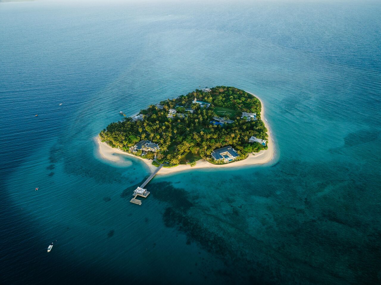 luxurious-private-island-villa-image-4