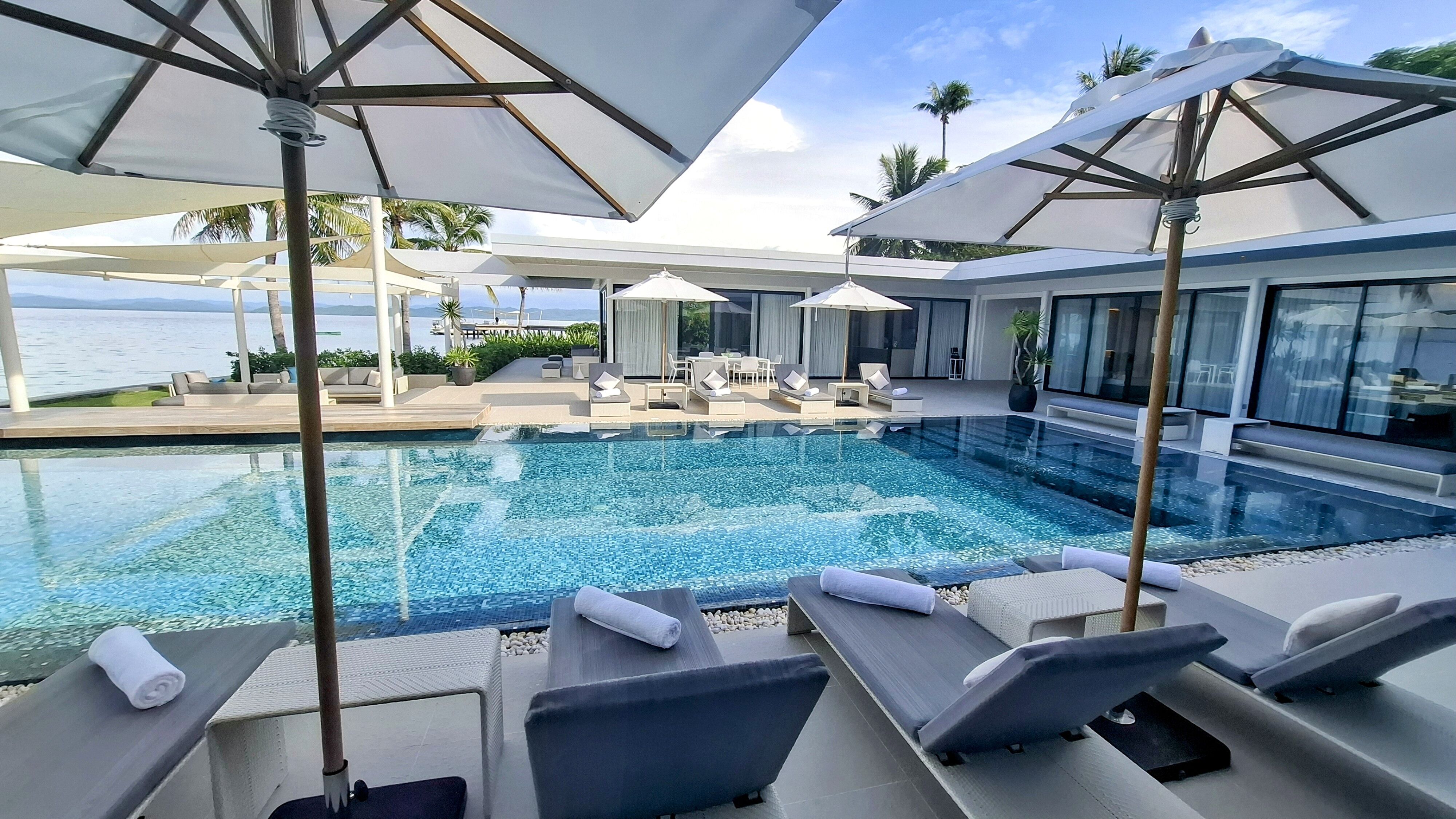 luxurious-private-island-villa-image-6