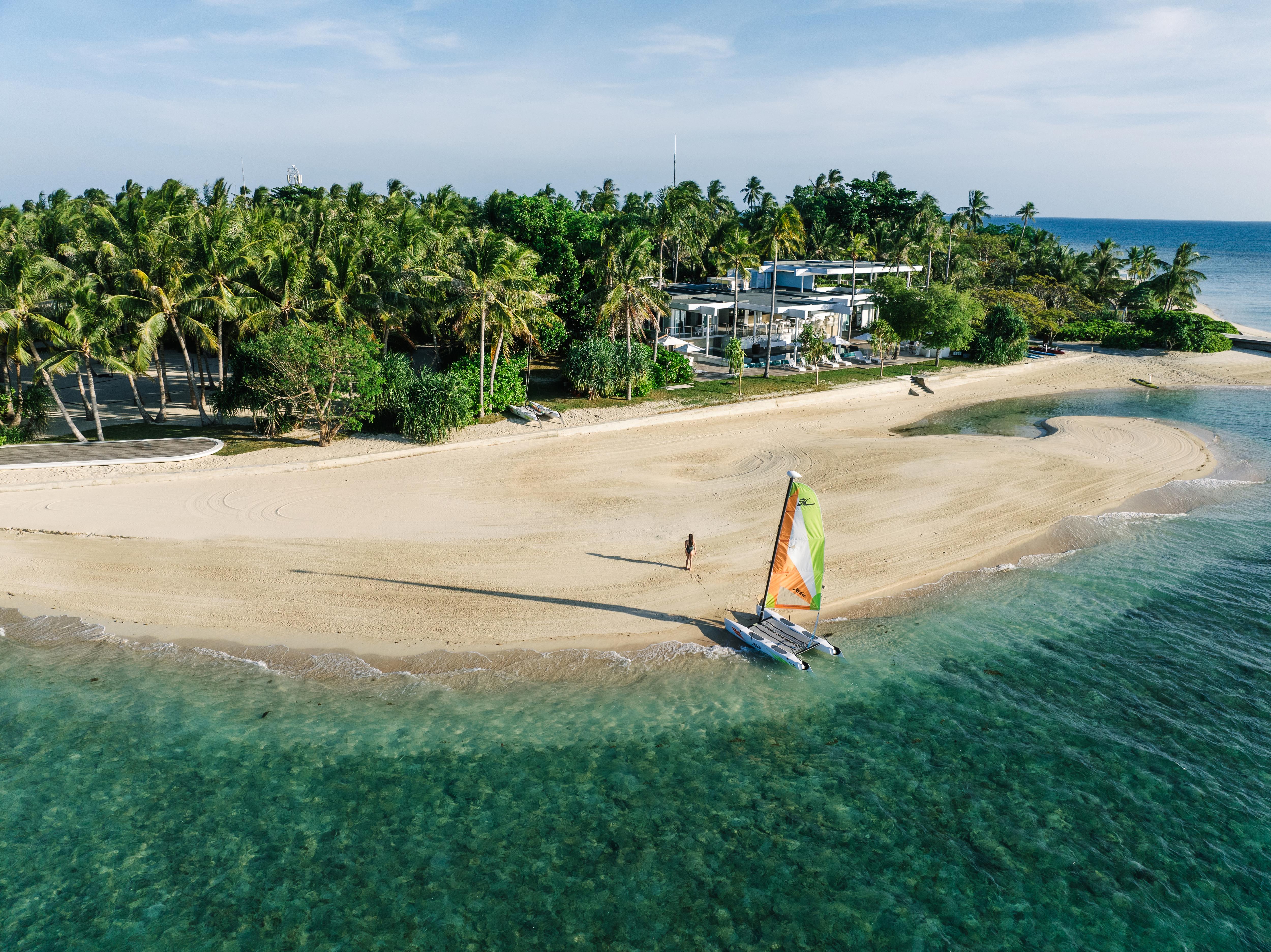 luxurious-private-island-villa-image-7
