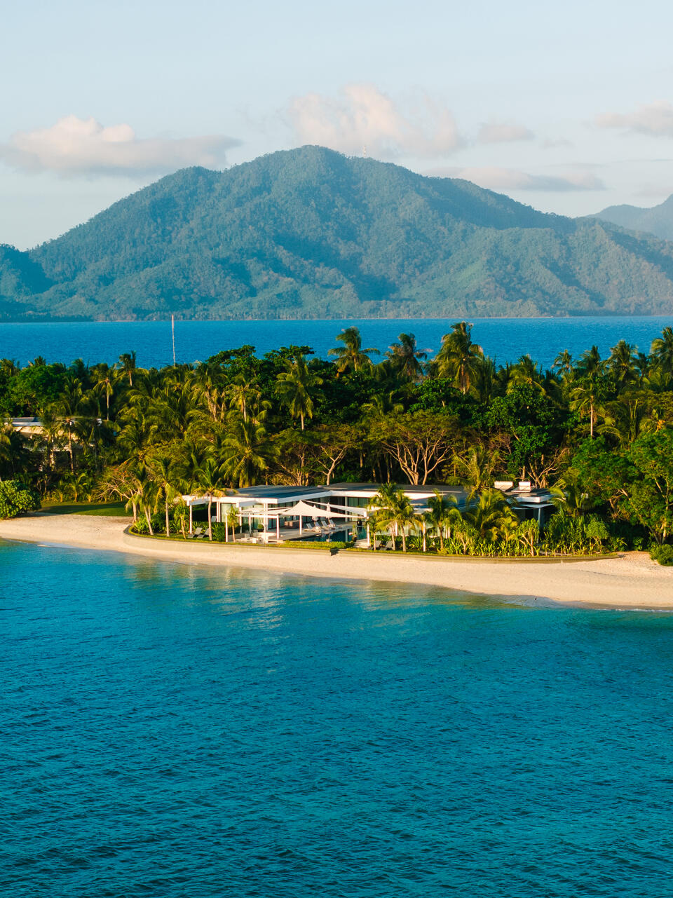 Luxurious Private Island Villa Gallery Image 3