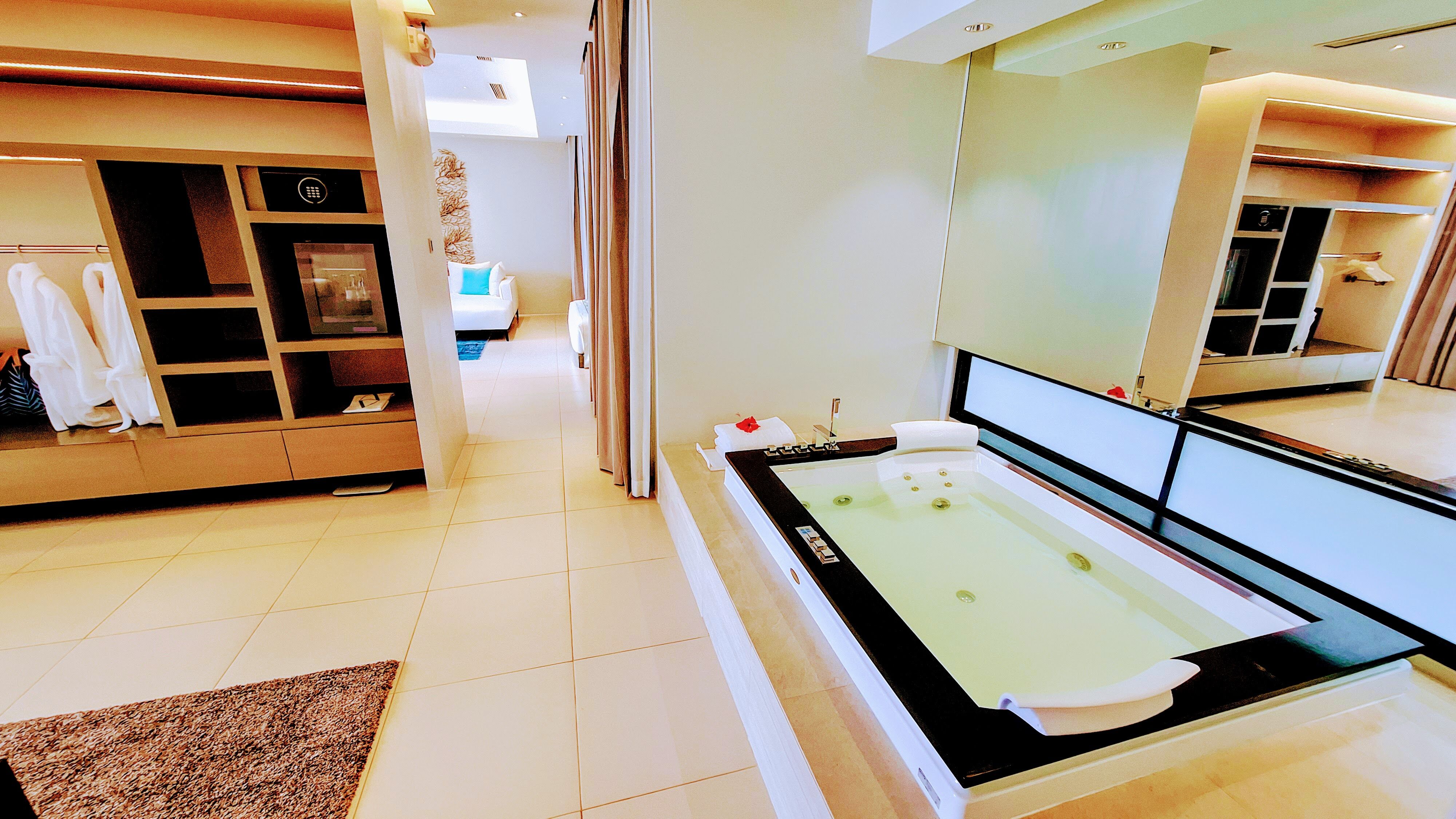 Luxurious Private Island Villa Gallary Image 2