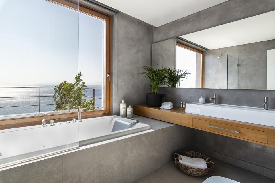 Hilaria Gallery Image 5