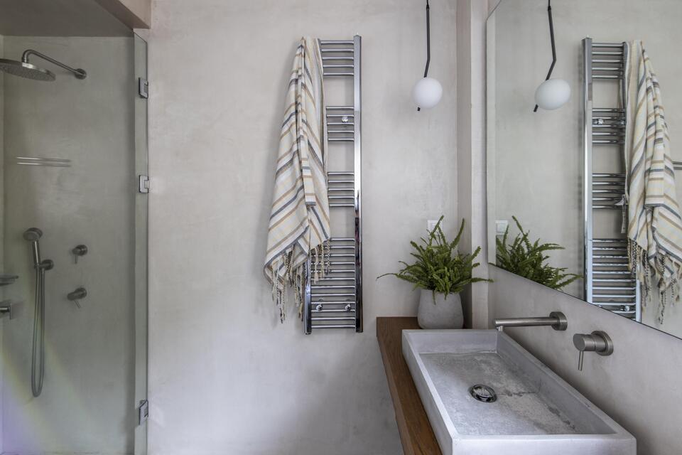 Hilaria Gallery Image 1