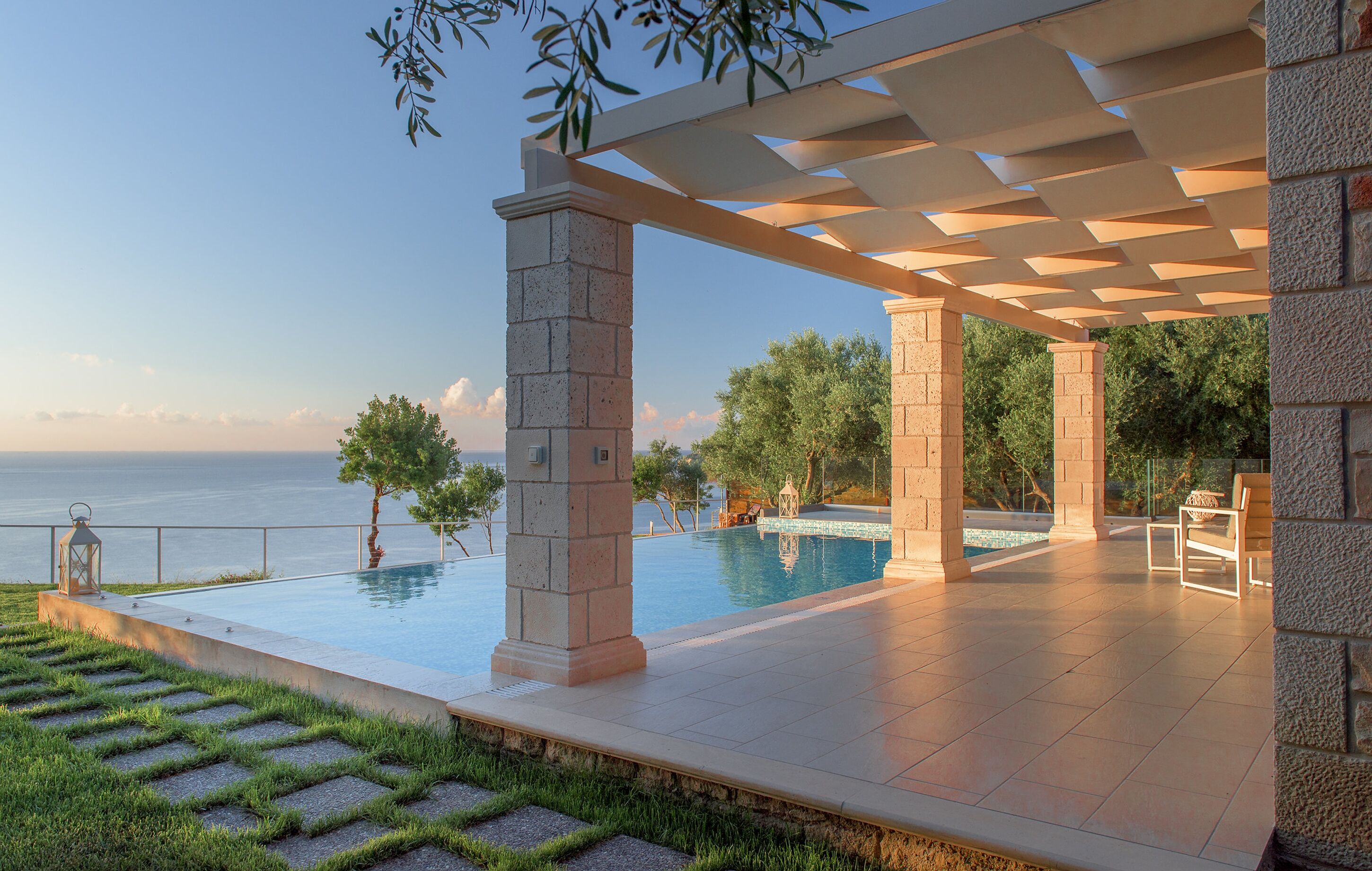 ionian-queen-image-4
