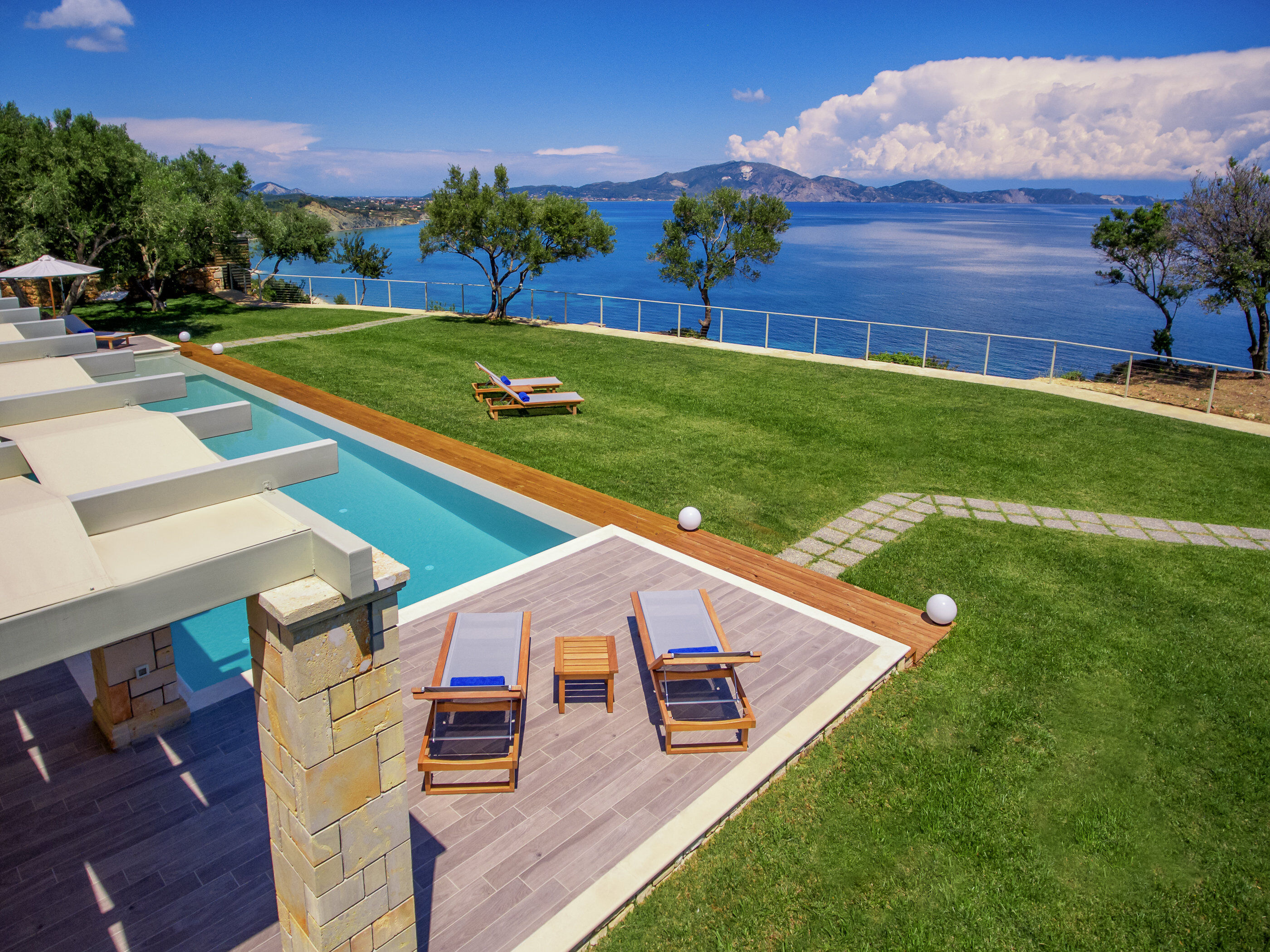 Ionian Queen Gallary Image 1