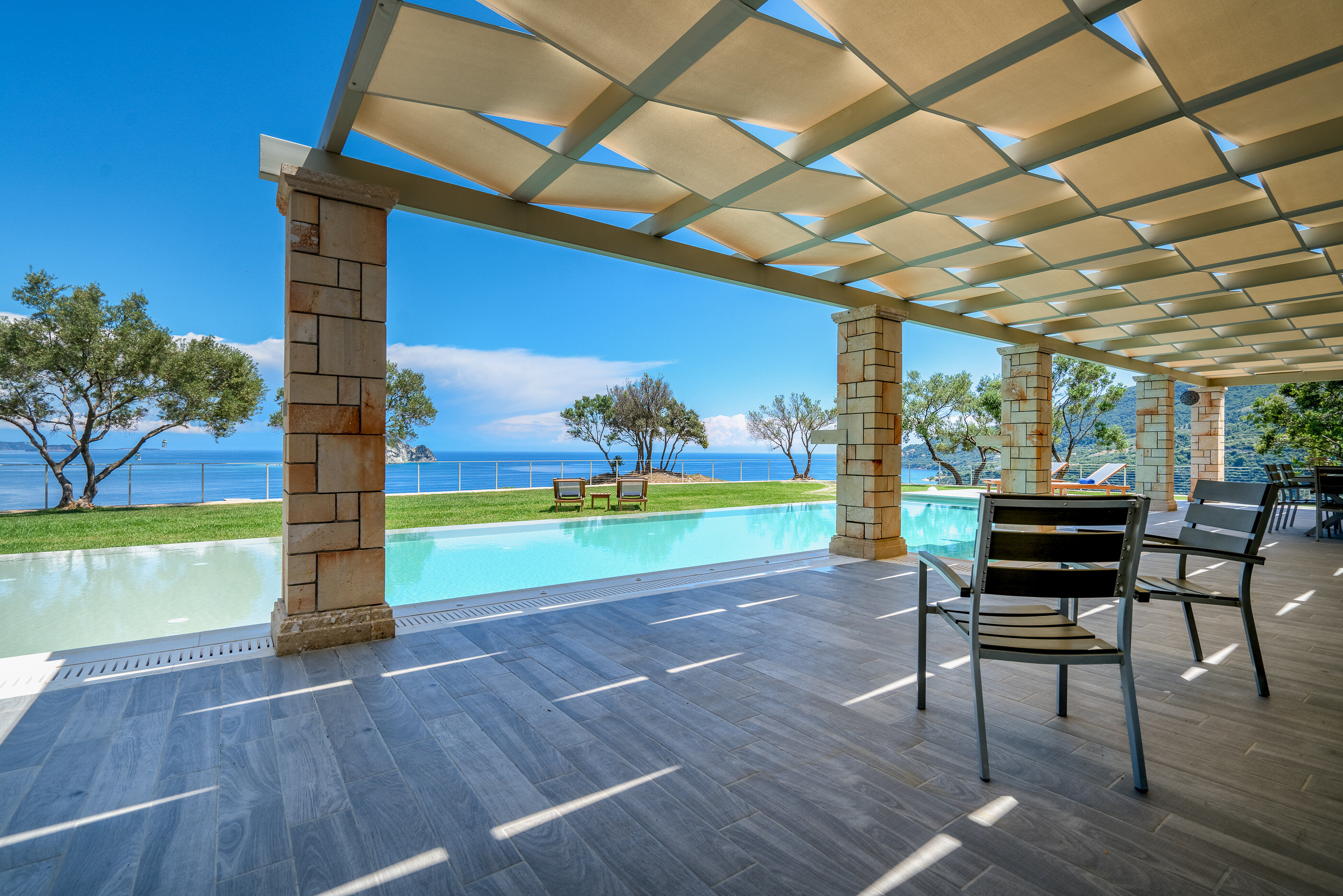 Ionian Queen Gallary Image 4