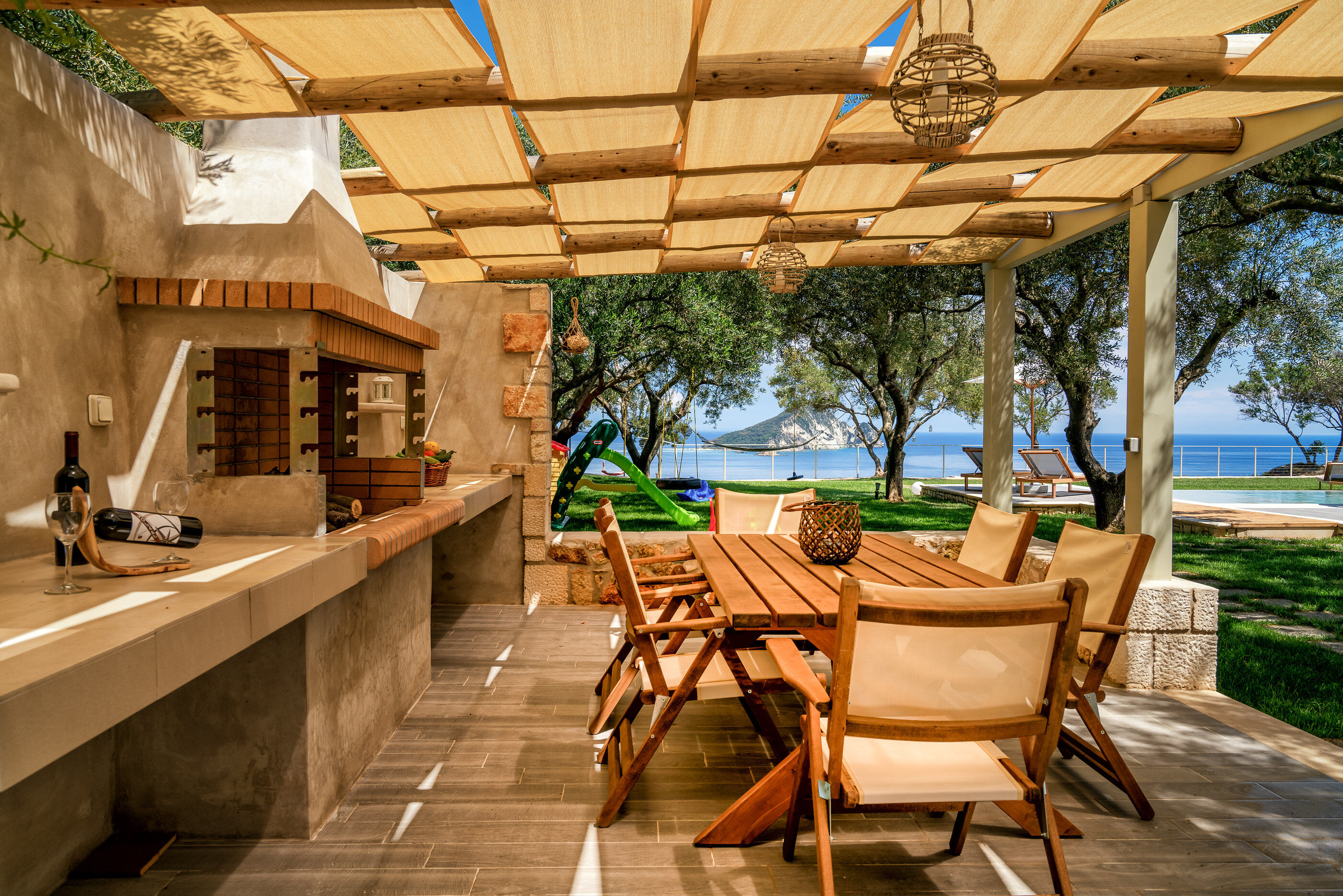 Ionian Queen Gallary Image 3