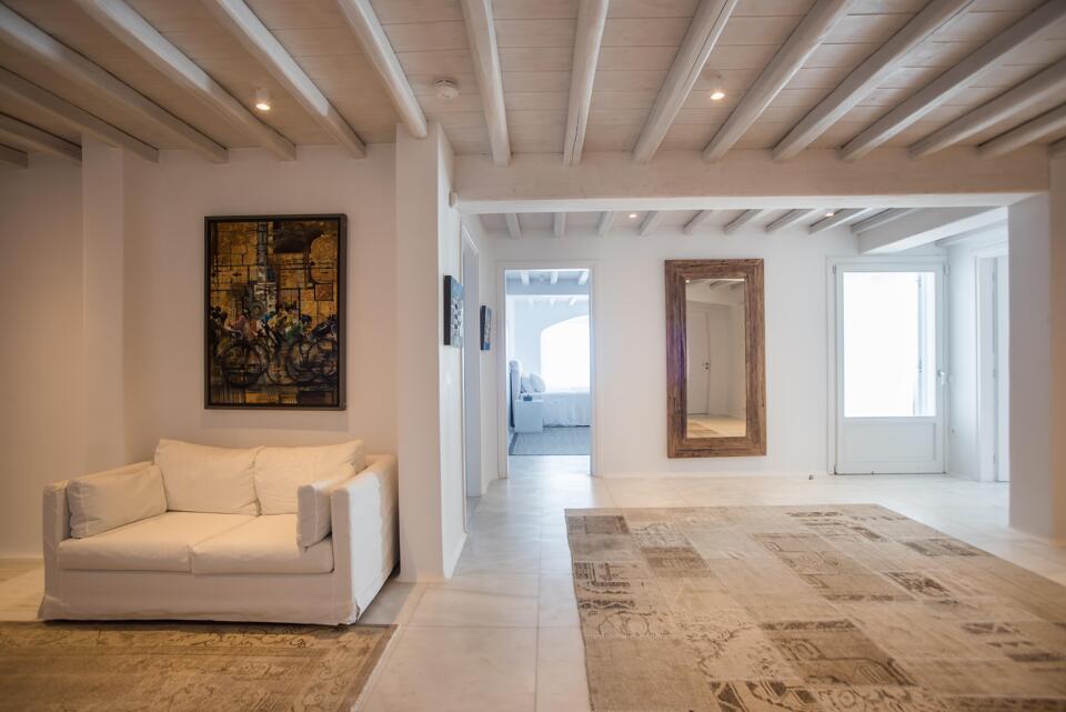 Psarou Delight Gallery Image 2