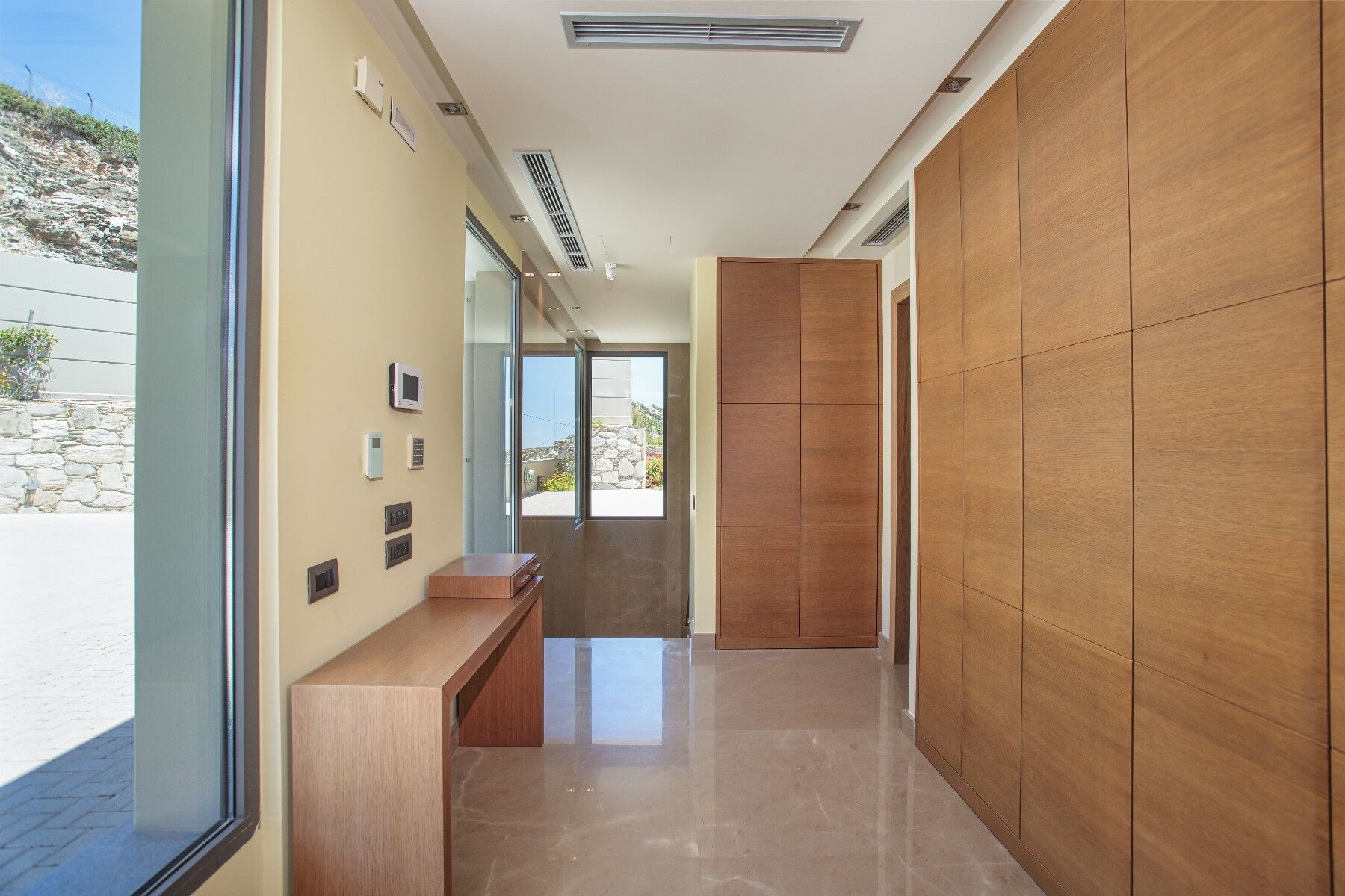 Suzette Gallary Image 2
