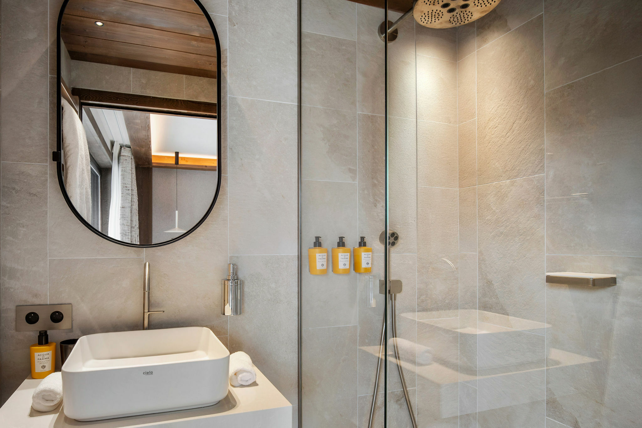 Apartment Atmosphere - 701 Gallery Image 3