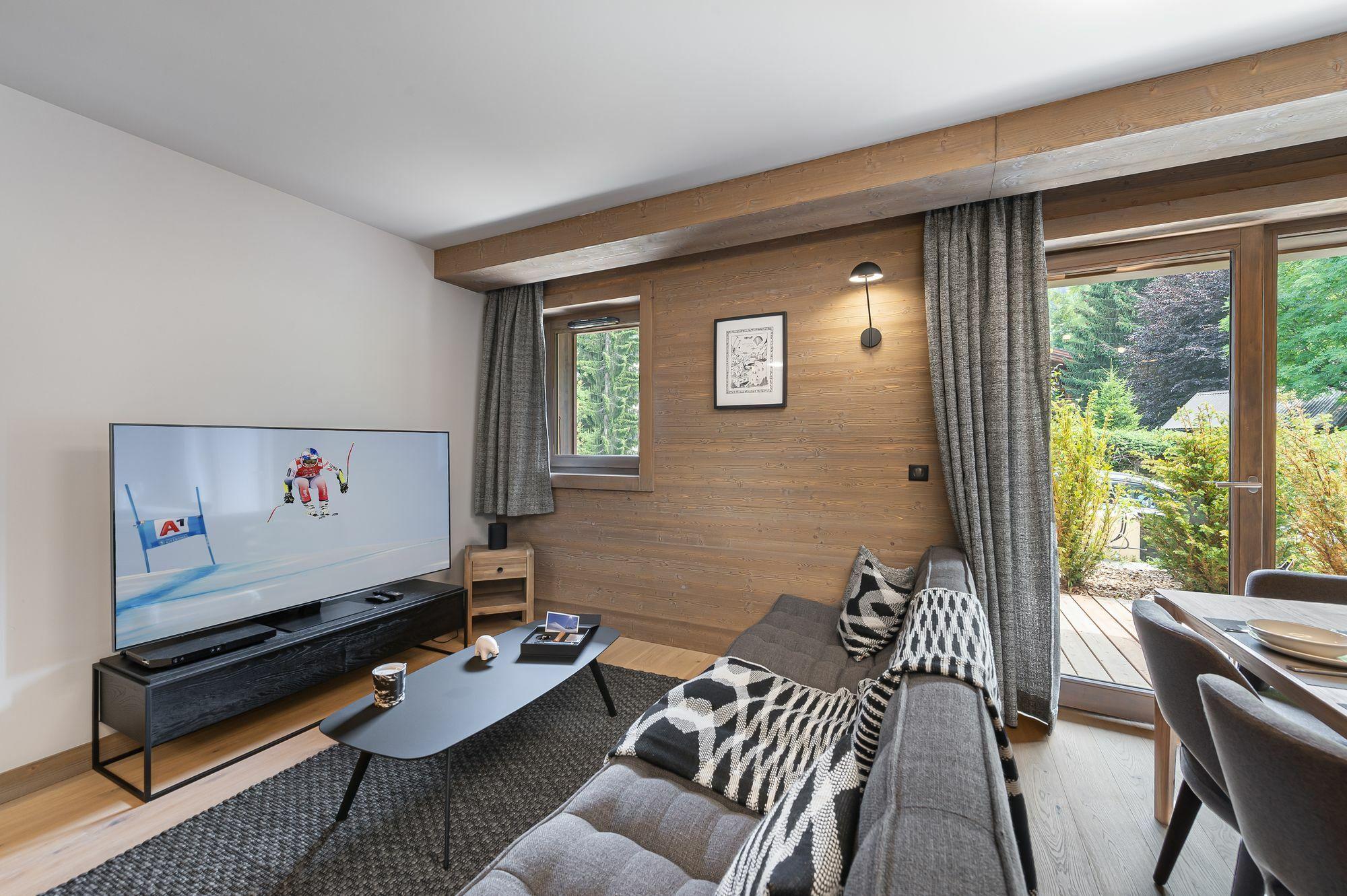 apartment-stallion-b12-image-2