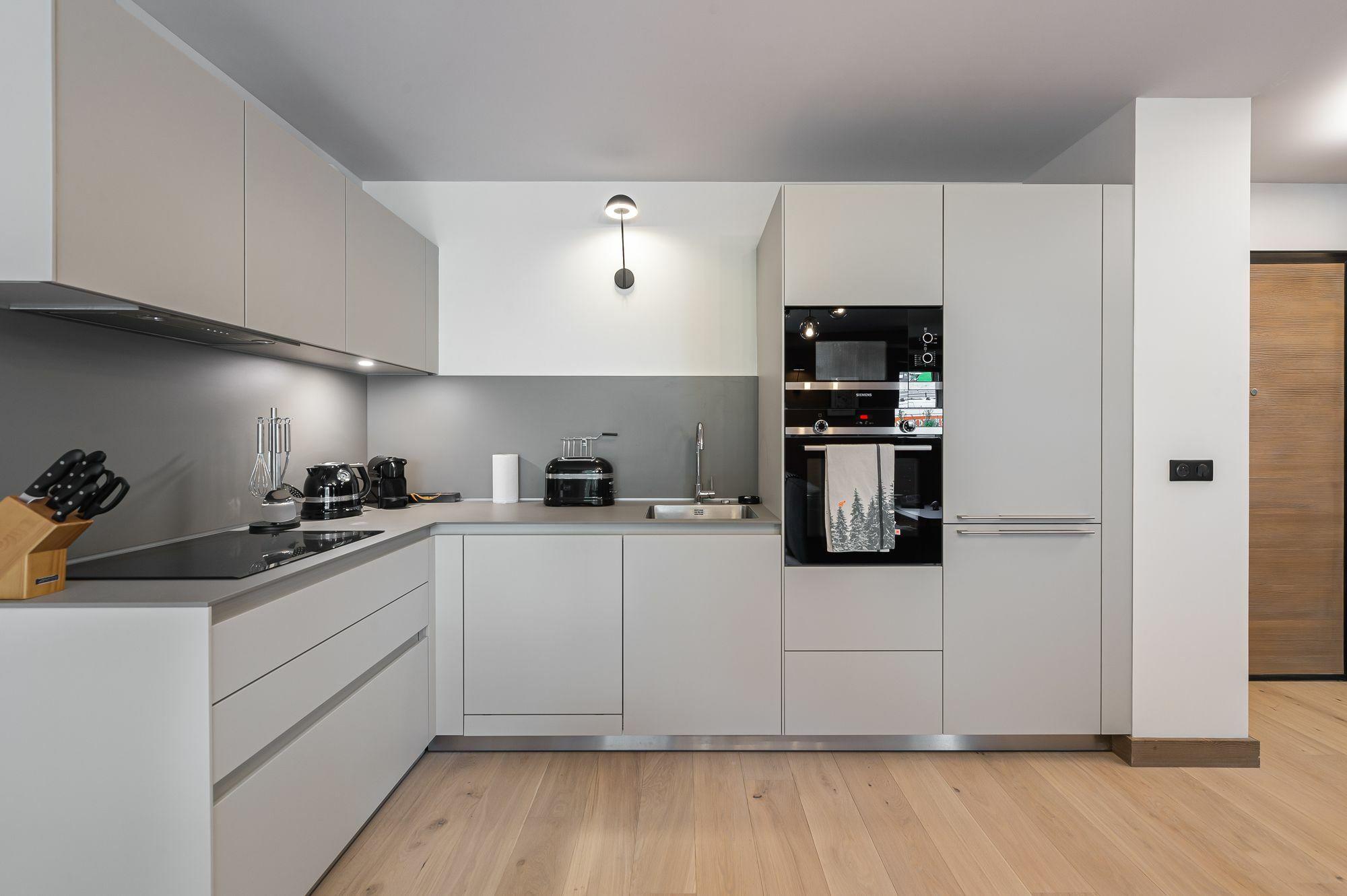 apartment-stallion-b12-image-7