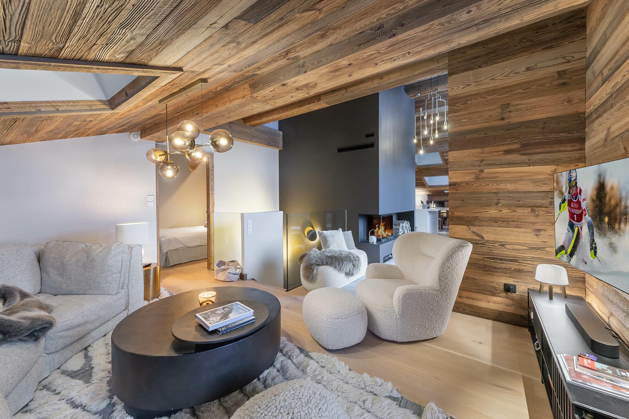apartment-stallion-c21-image-1