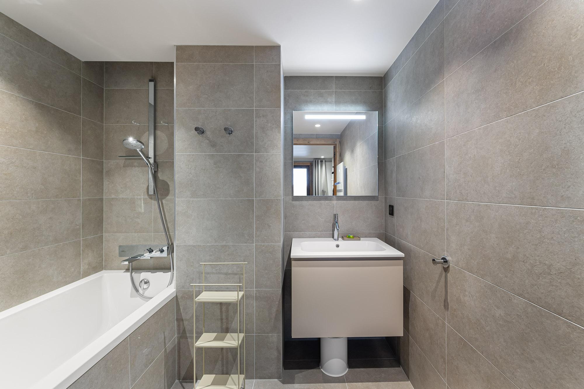 apartment-stallion-c21-image-10