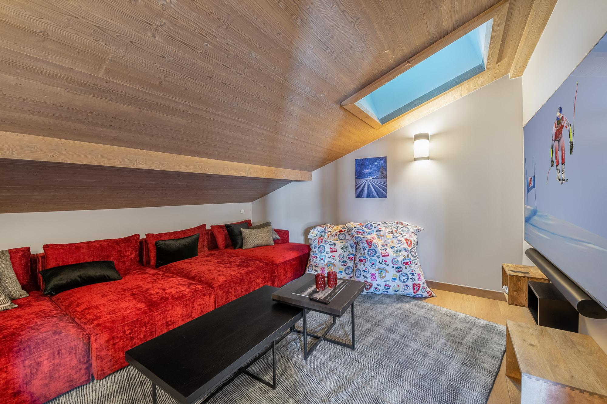 apartment-stallion-penthouse-d22-image-8