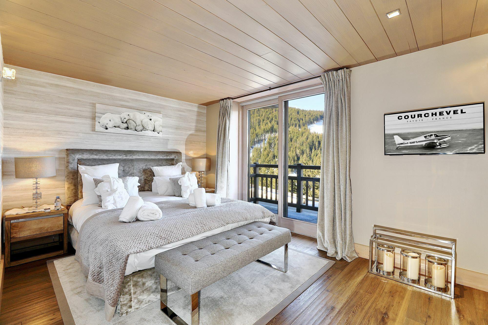 Chalet Cortina Gallery Image 1