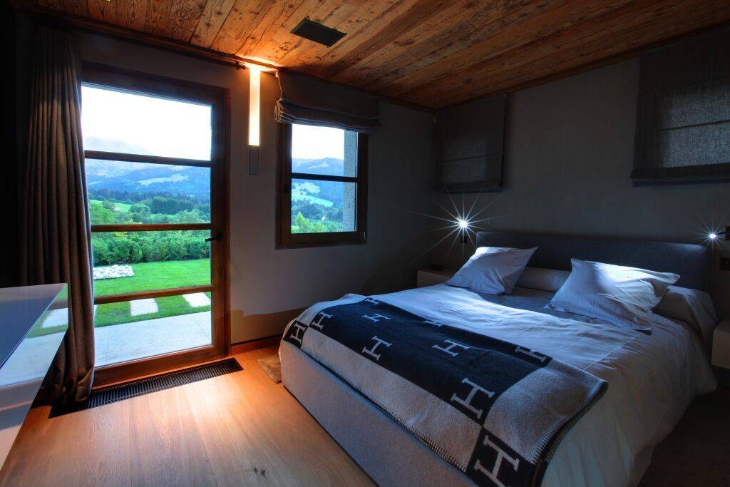 Chalet Cyanella Gallery Image 5