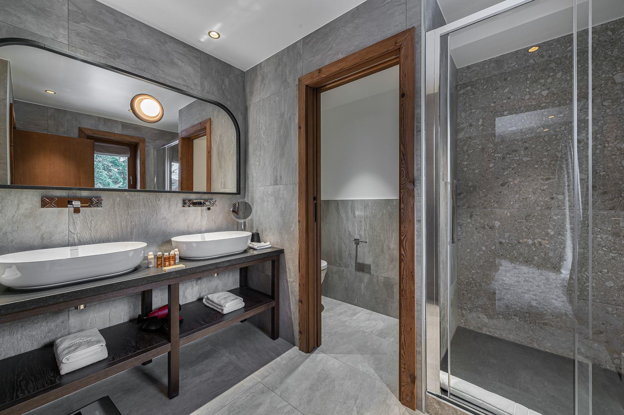 Chalet Divinity Gallery Image 2