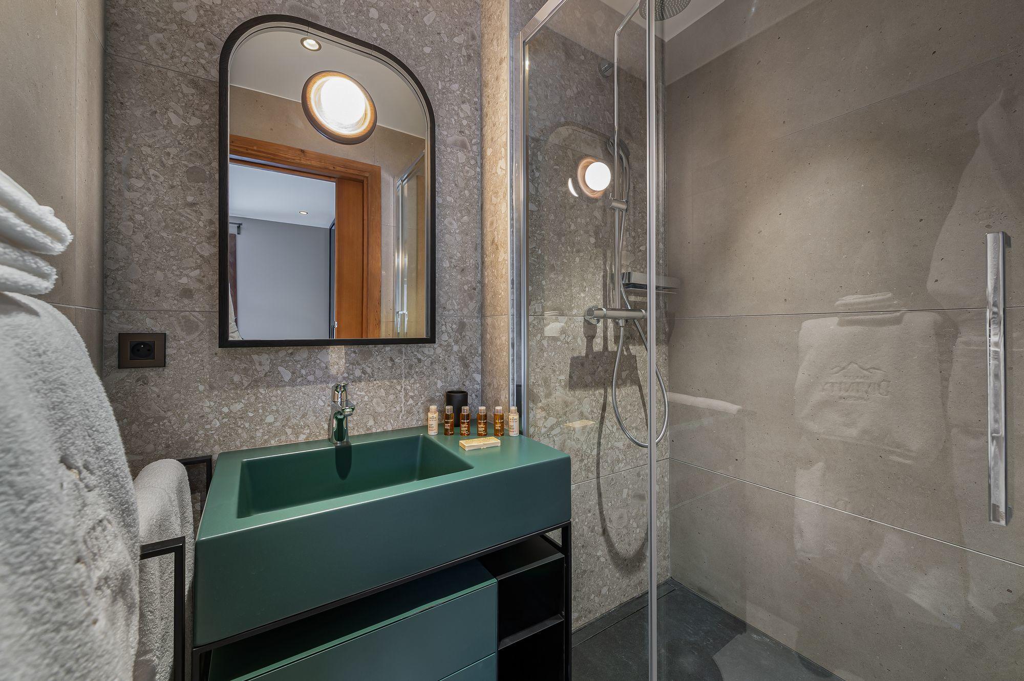 Chalet Divinity Gallery Image 6