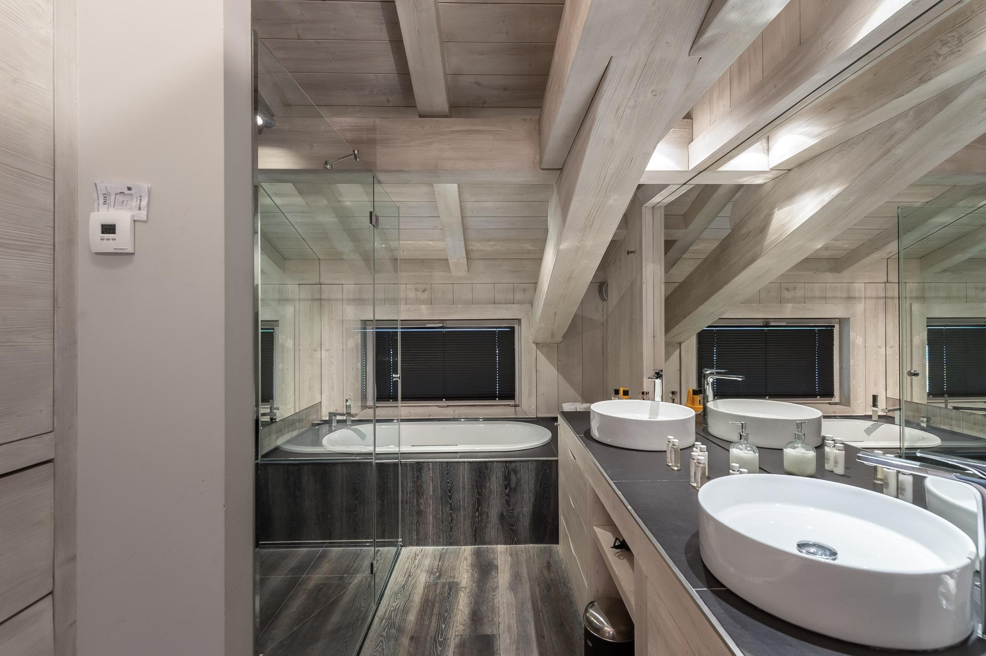 Chalet Eagle Gallery Image 6