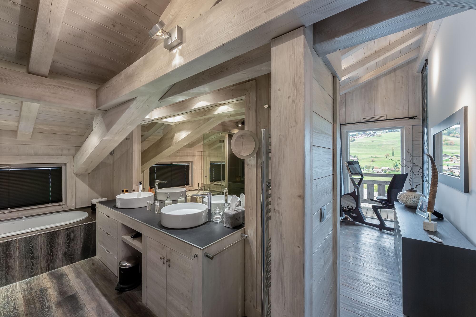 Chalet Eagle Gallery Image 1