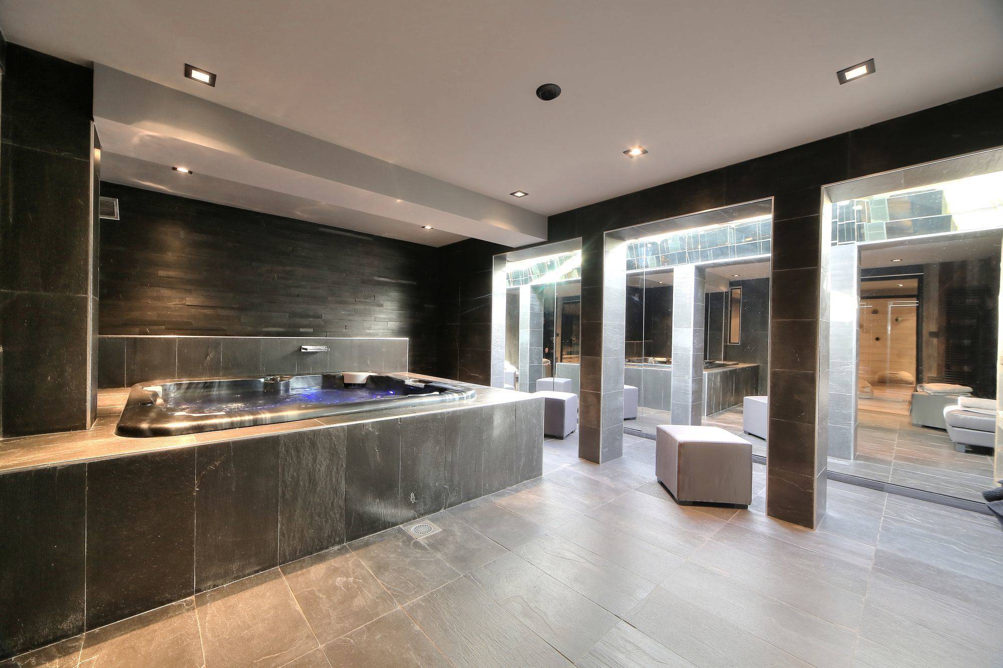 Chalet Eagle Gallery Image 3