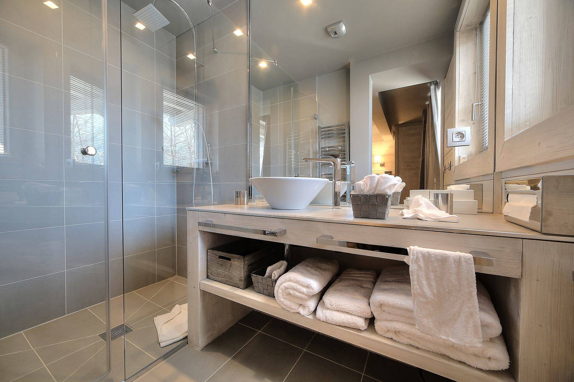 Chalet Eagle Gallery Image 2