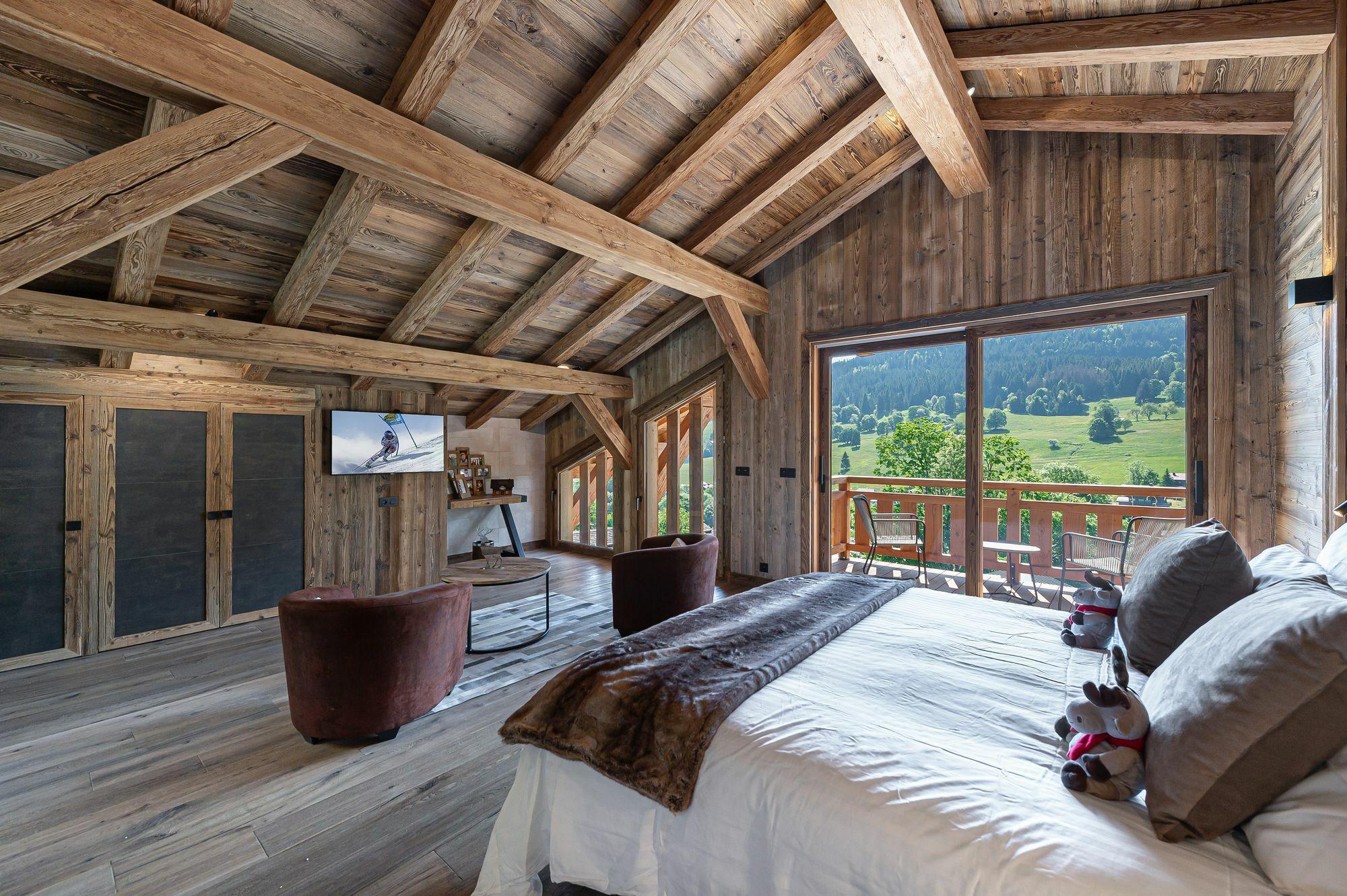 Chalet Eastwood Gallery Image 2