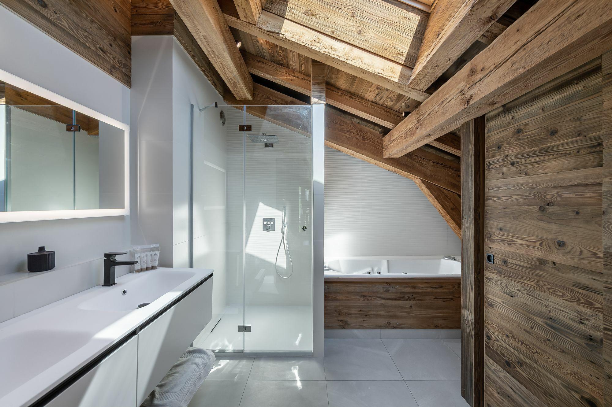Chalet Eastwood Gallery Image 3