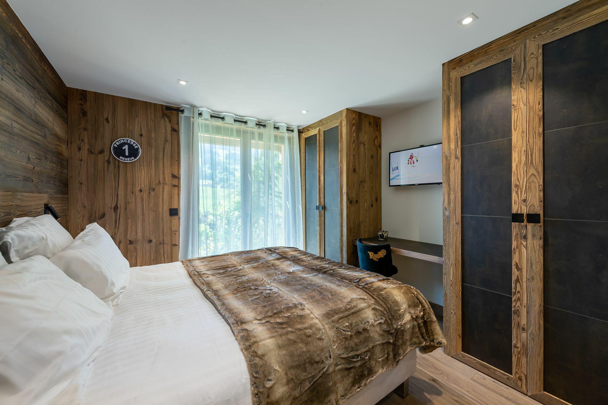Chalet Eastwood Gallery Image 2