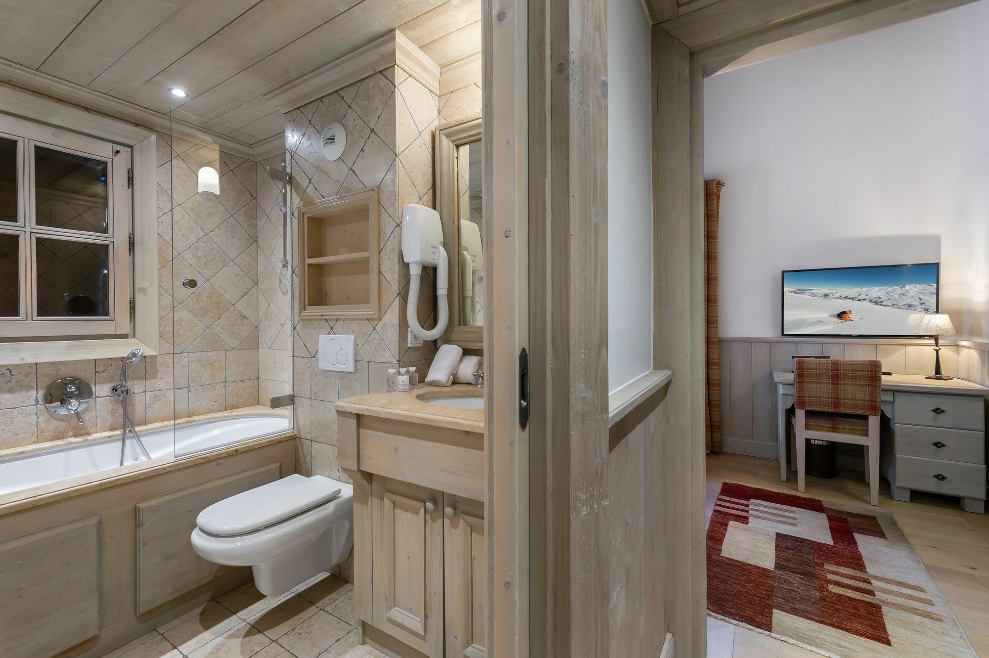 Chalet Edelston Gallery Image 6
