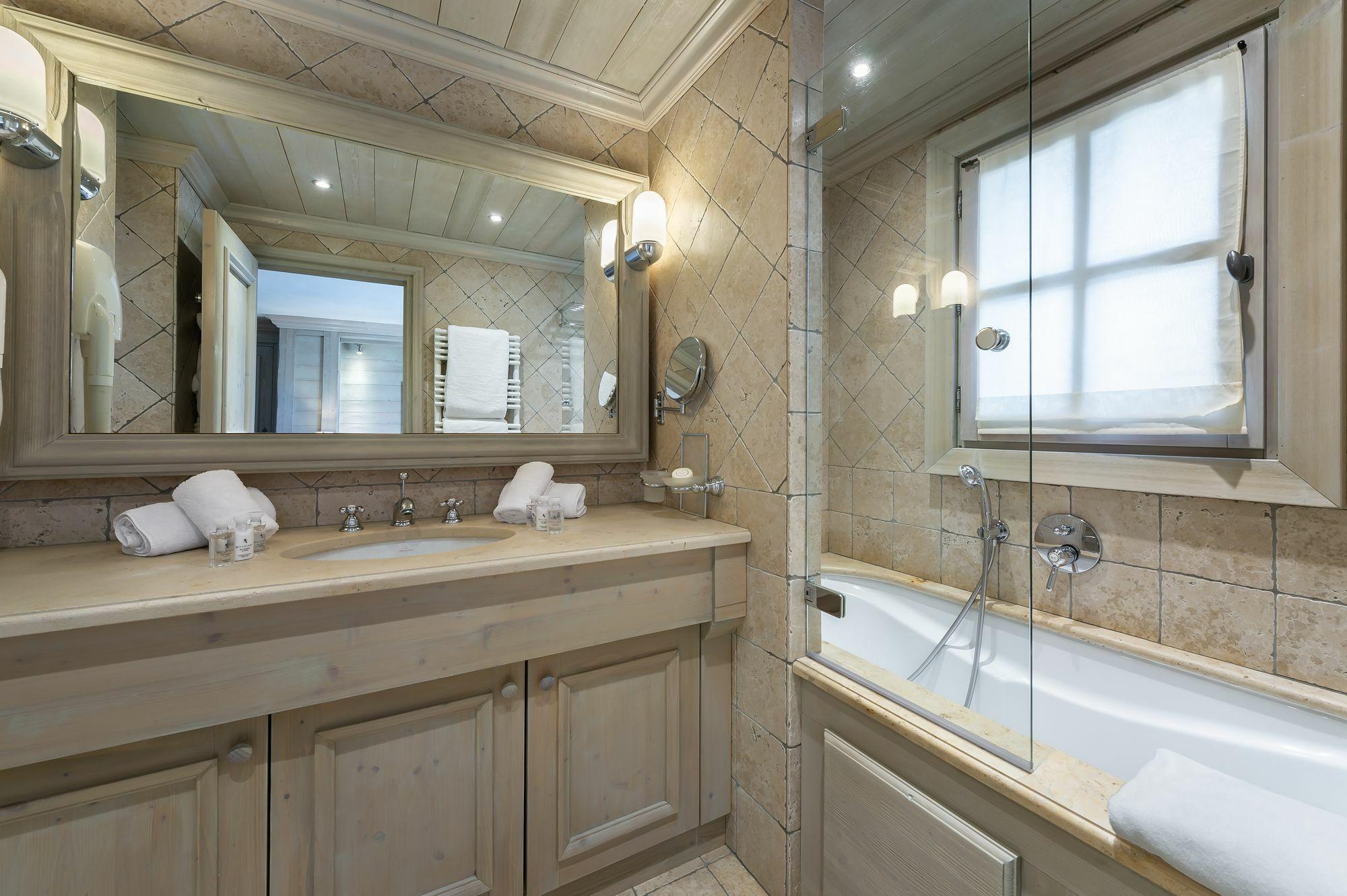 Chalet Edelston Gallery Image 4