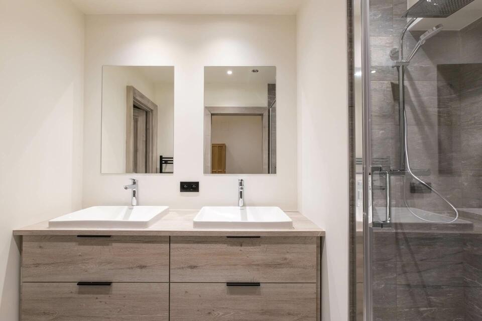 Chalet Edelston Gallery Image 3