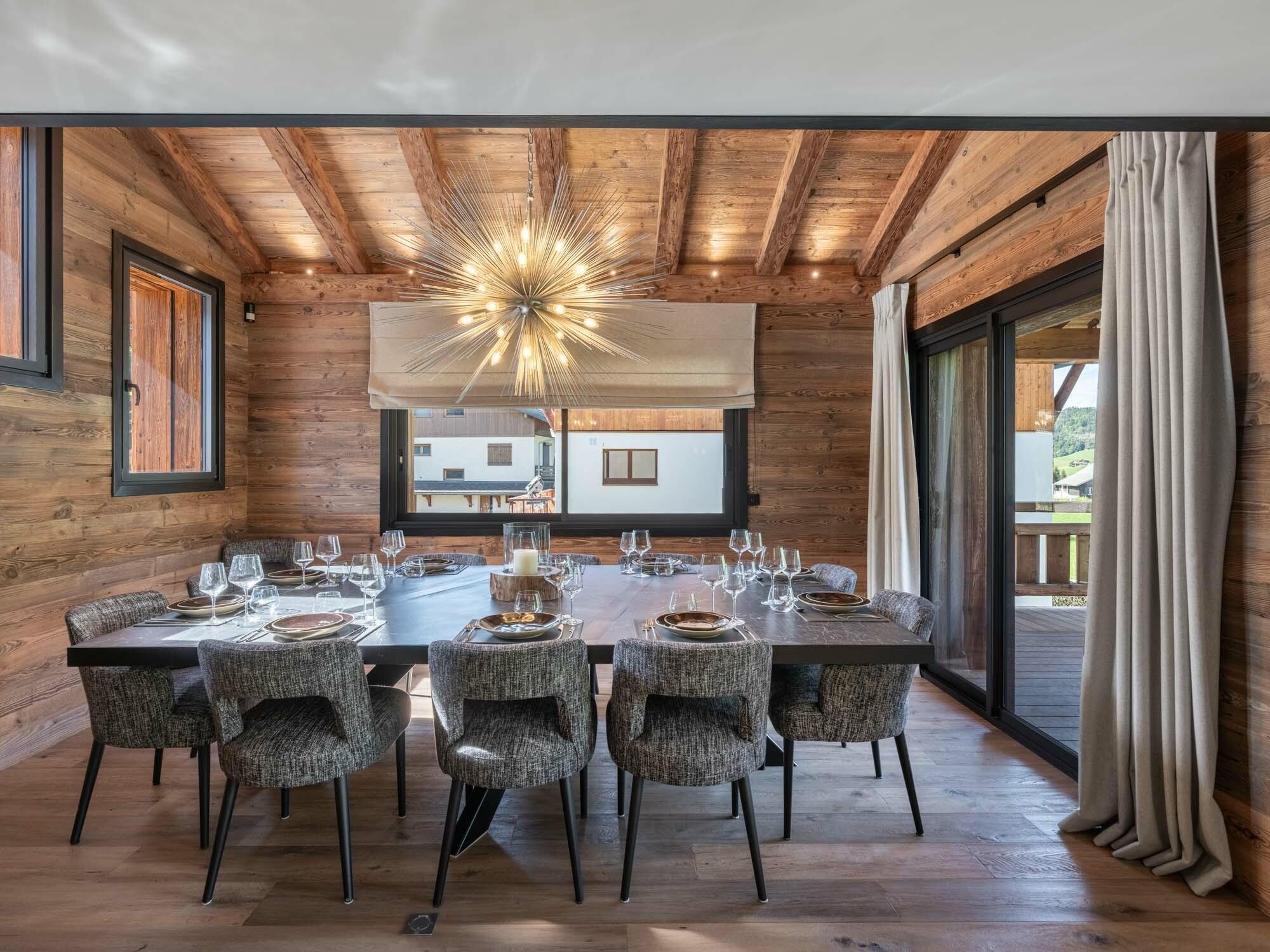 Chalet Grizzly Gallery Image 5