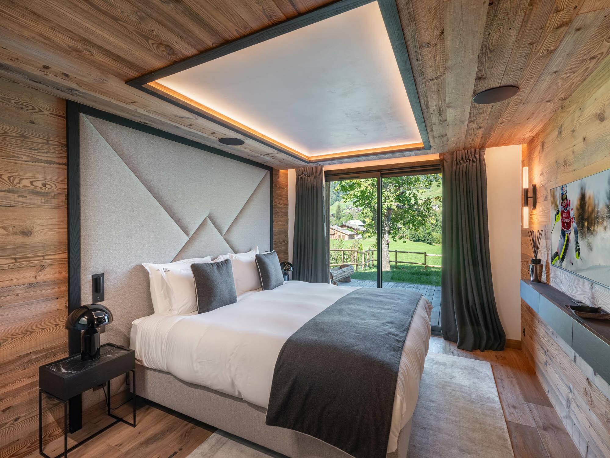 Chalet Grizzly Gallery Image 6
