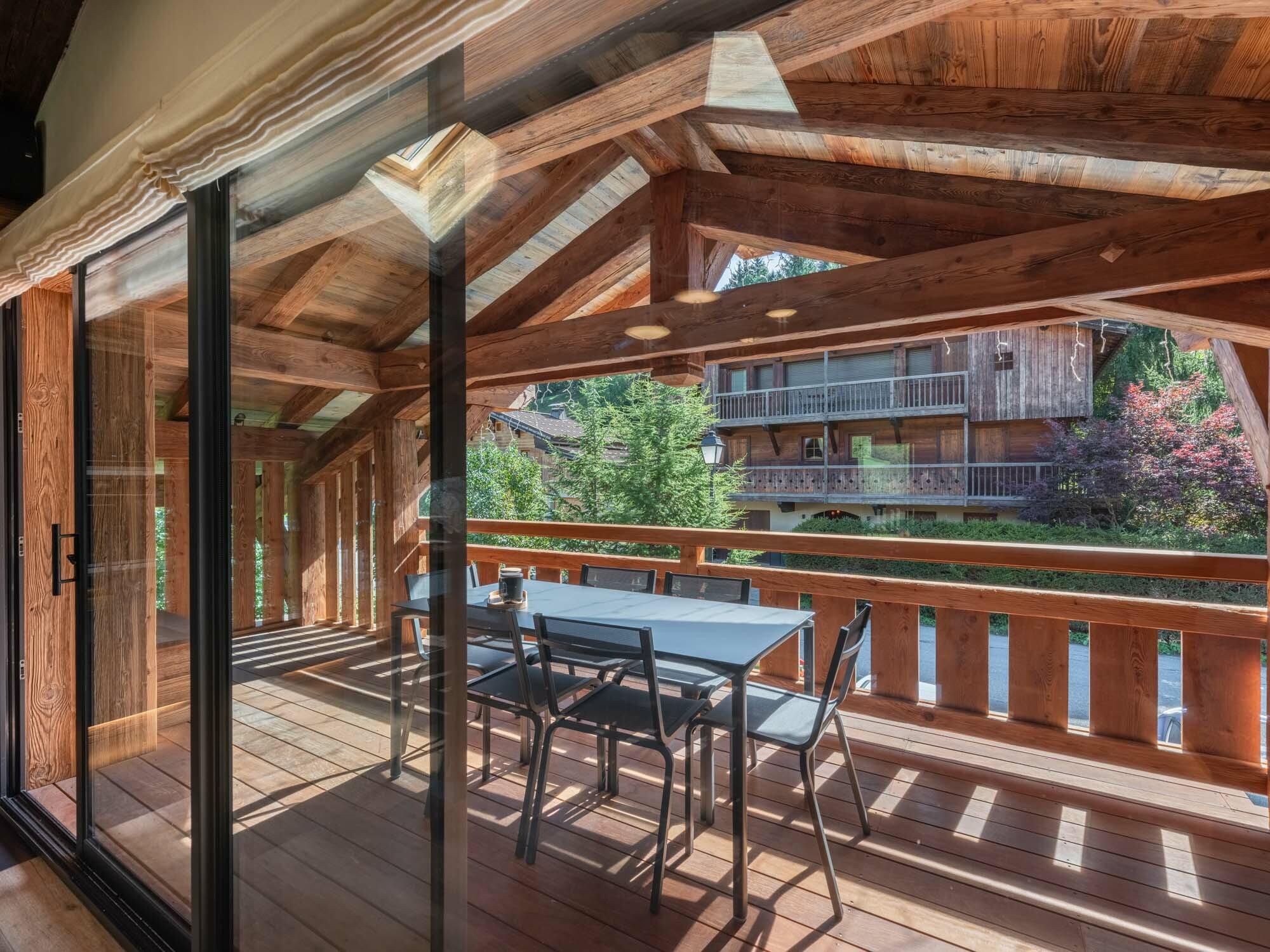 Chalet Grizzly Gallery Image 6
