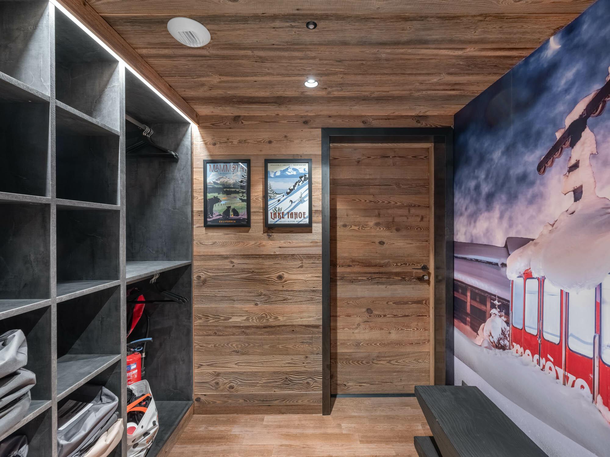 Chalet Grizzly Gallery Image 1