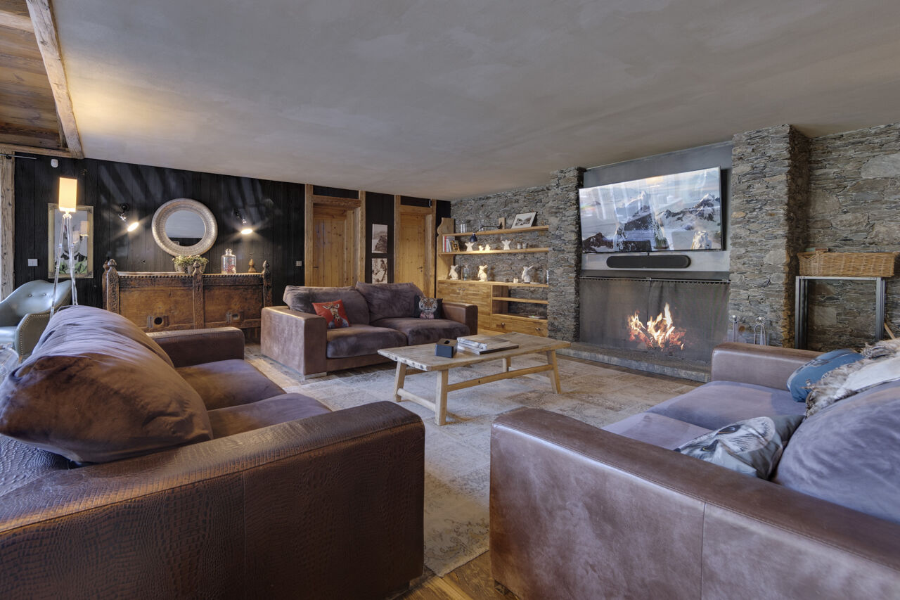 chalet-husky-image-2