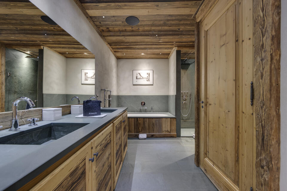 Chalet Husky Gallery Image 4