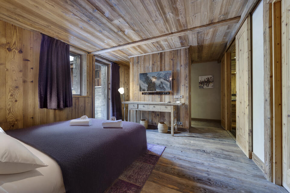Chalet Husky Gallery Image 5