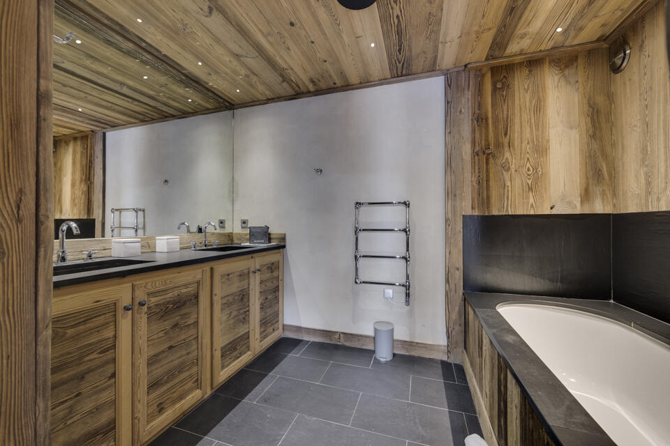 Chalet Husky Gallery Image 6